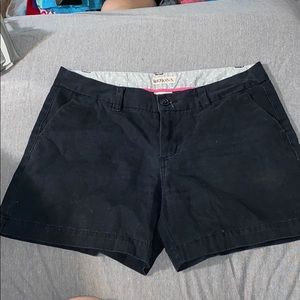 black cargo shorts in good conditions